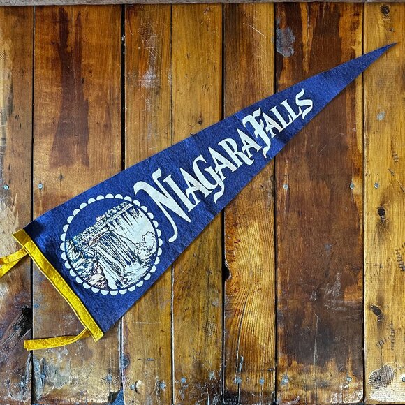 Vintage Niagara Falls Felt Pennant - Picture 1 of 8